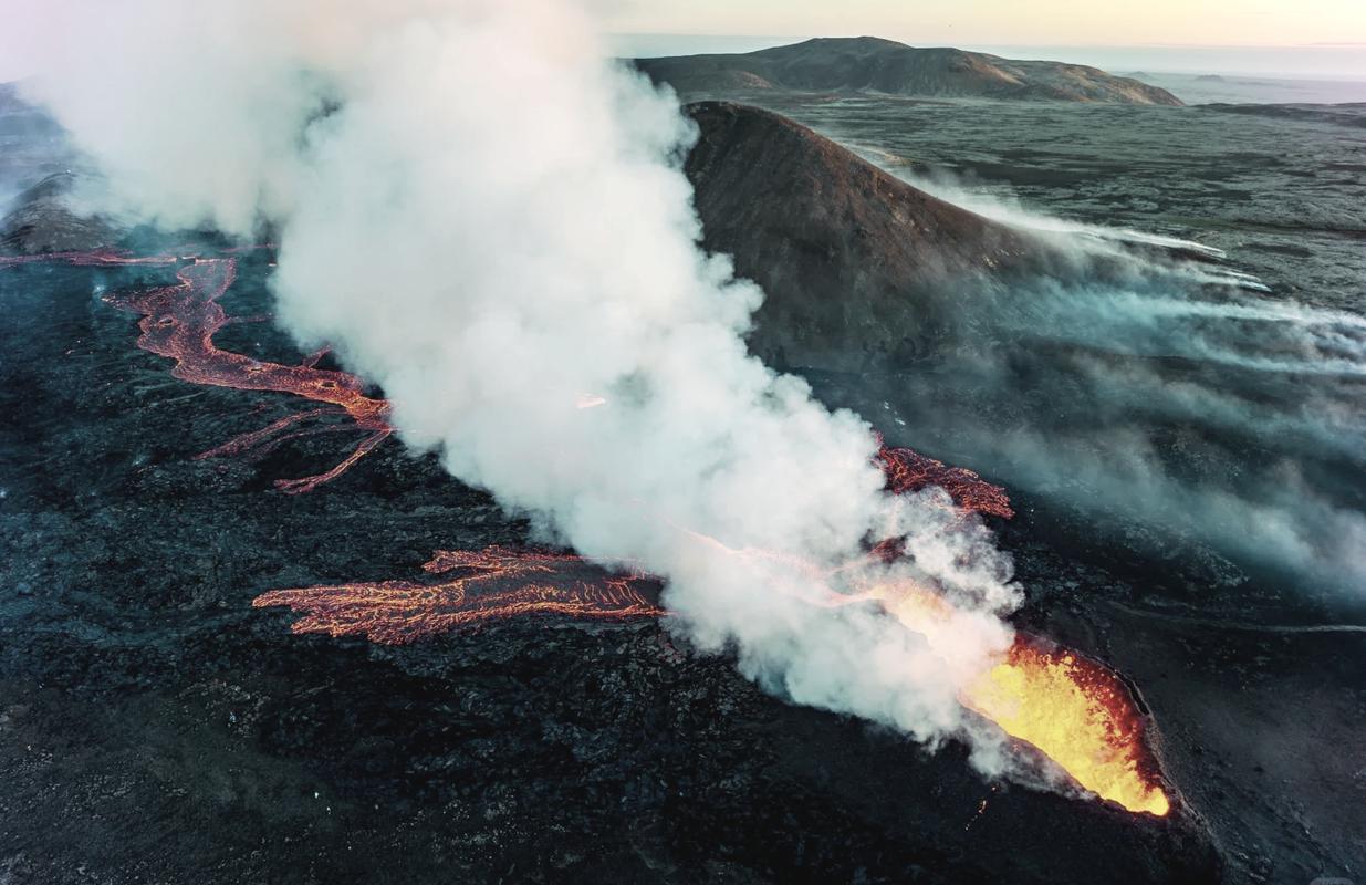 华体会体育官网：PP电子“烈火山脉”发布，探秘火山中的神秘力量